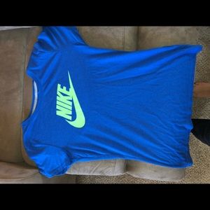 Women’s Nike t-shirt